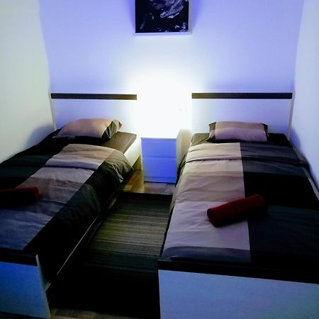 Zpula Center Studio Apartments Екстер'єр фото