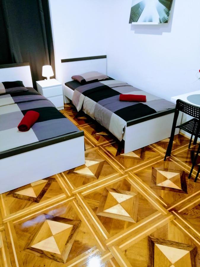 Zpula Center Studio Apartments Екстер'єр фото