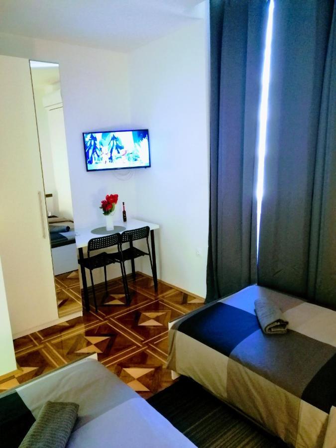 Zpula Center Studio Apartments Екстер'єр фото