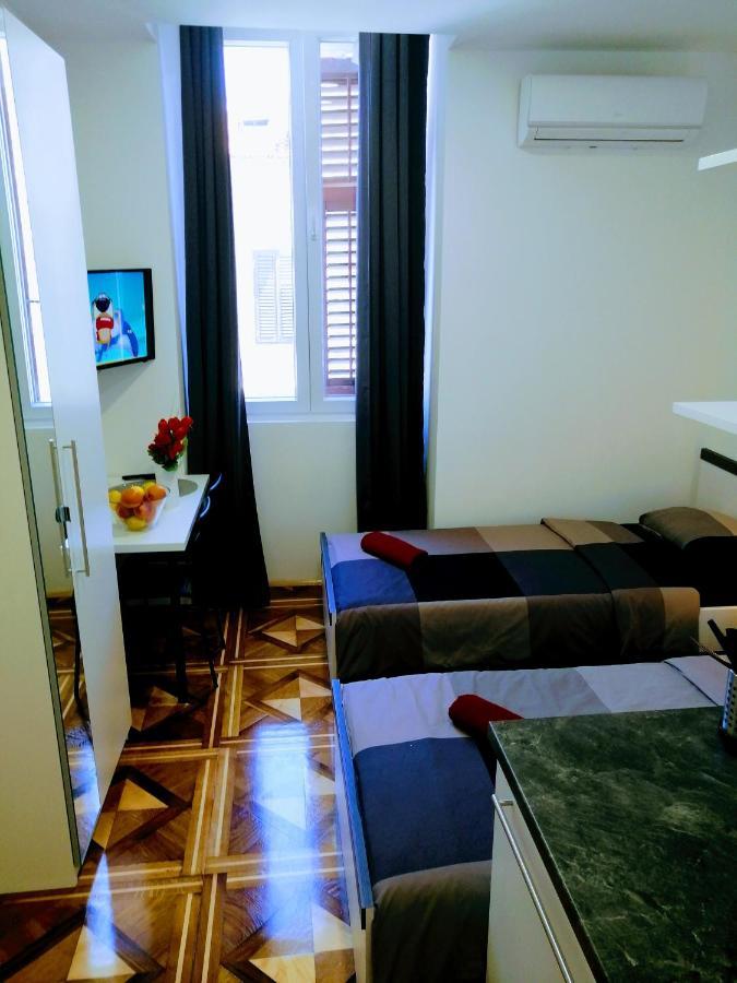 Zpula Center Studio Apartments Екстер'єр фото