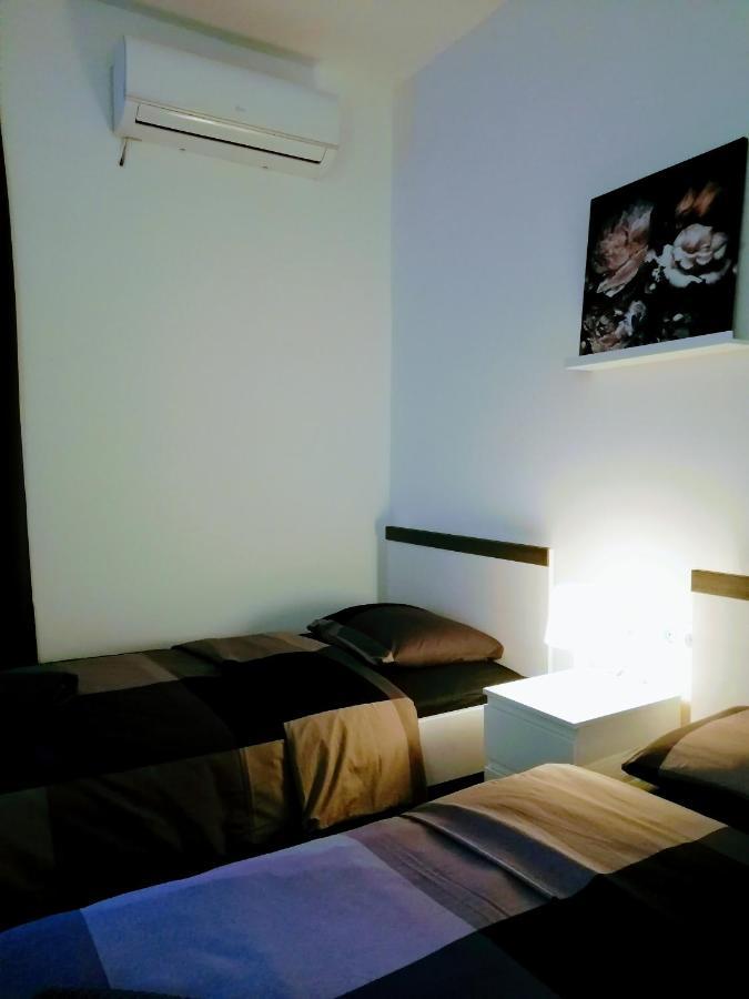 Zpula Center Studio Apartments Екстер'єр фото
