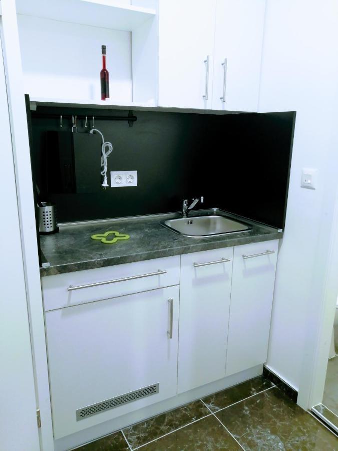Zpula Center Studio Apartments Екстер'єр фото
