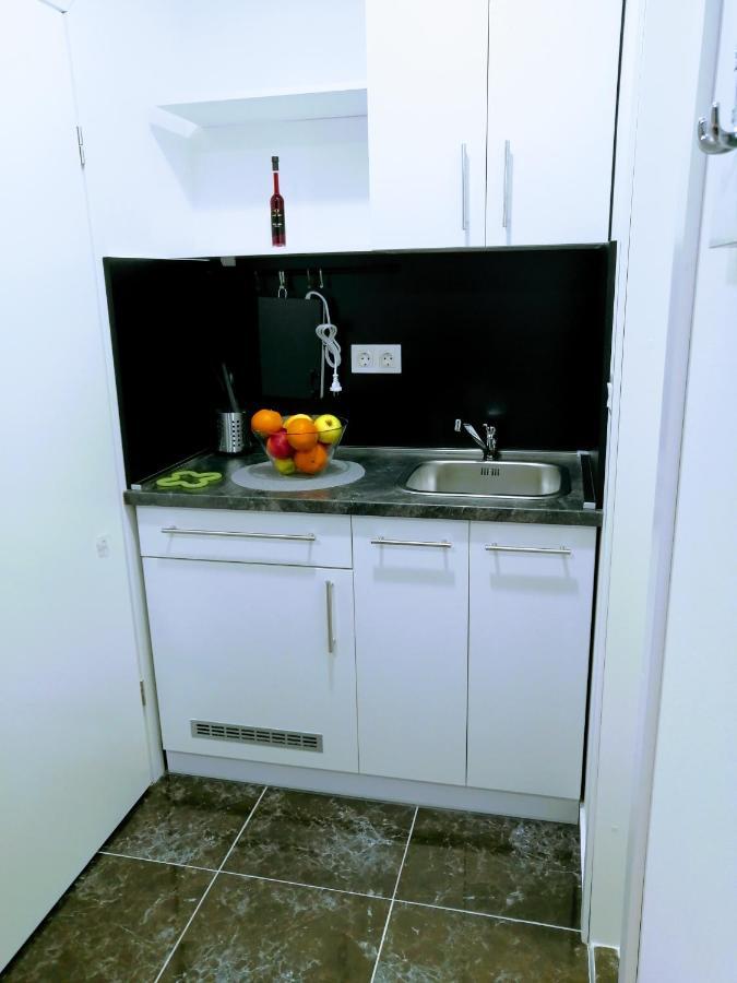 Zpula Center Studio Apartments Екстер'єр фото